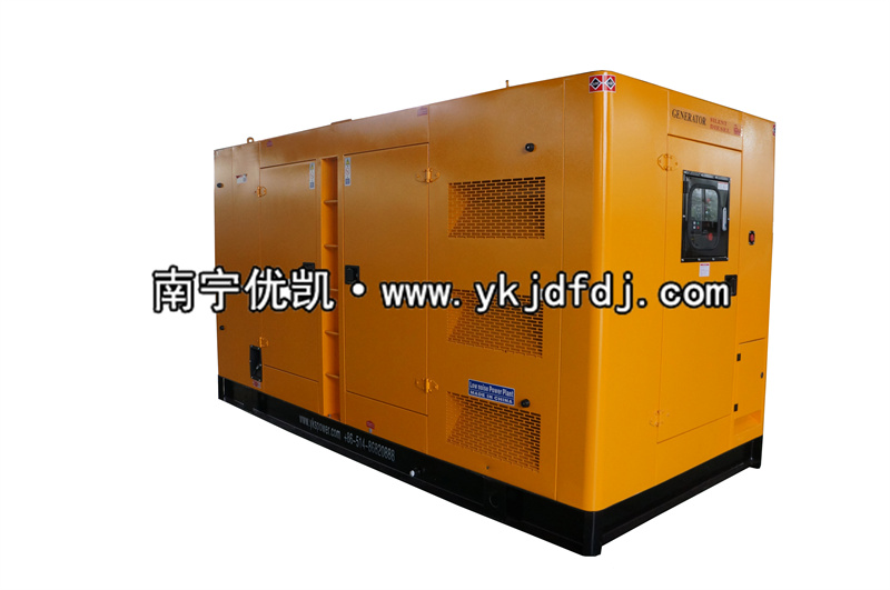 2022年8月27日，200KW靜音柴油發(fā)電機(jī)組發(fā)貨南寧某工程項(xiàng)目現(xiàn)場(chǎng)