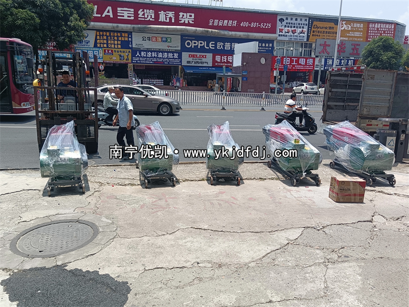 2023年7月26日，5臺單缸柴油發(fā)電機組試機發(fā)貨大連出口到非洲