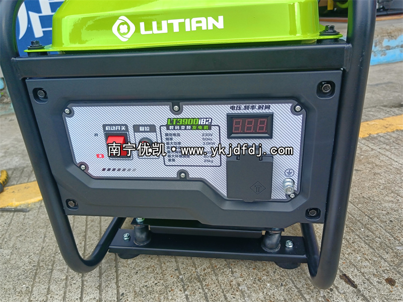 2024年6月28日，客戶(hù)到店自提一臺(tái)3KW汽油變頻發(fā)電機(jī)