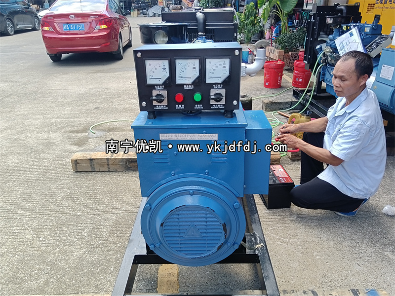 2024年7月25日，客戶(hù)到店自提30KW柴油發(fā)電機(jī)組
