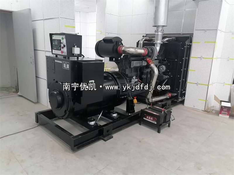 2024年11月17日，欽州項(xiàng)目500kw凱普柴油發(fā)電機(jī)組到貨安裝